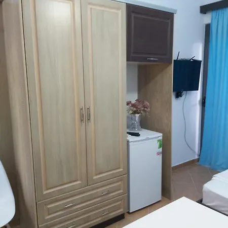 1 Apartment *